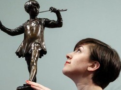 Patung Peter Pan Dilelang Rp 561 Juta