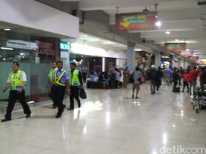 Maskapai Harus Beri Kompensasi Penumpang Pesawat yang Delay di Halim Maskapai Harus Beri Kompensasi Penumpang Pesawat yang Delay di Halim