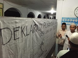 Bupati Batang Tantang Kades Lapor Anggaran ke Warga Setiap Salat Jumat