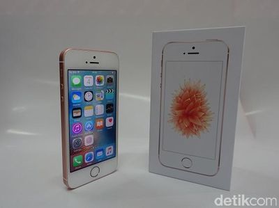 Membongkar iPhone SE di Jakarta