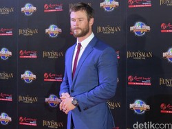 Chris Hemsworth Hingga Charlize Theron Diteriaki Fans di Singapura