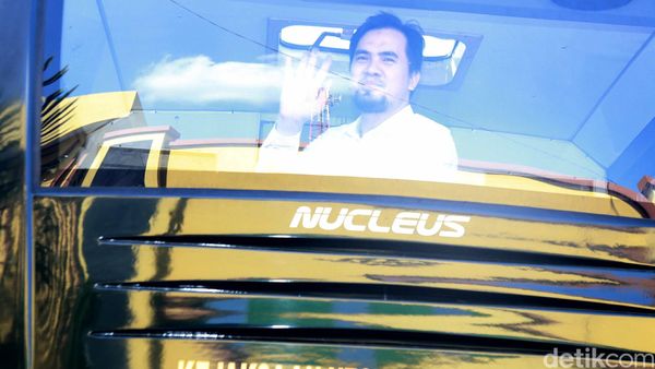 Dipindahkan ke LP Cipinang, Saipul Jamil Lambaikan Tangan