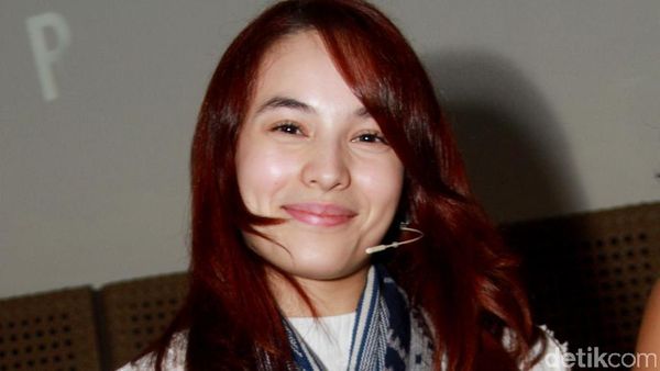 Chelsea Islan Cantiknya Natural Banget