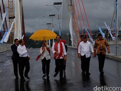 Presiden Jokowi Resmikan Jembatan Terpanjang di Indonesia Timur