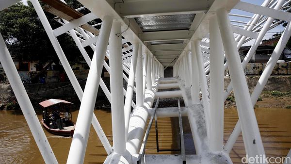 JPO Sungai Ciliwung di Manggarai Segera Rampung