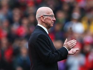 Mengabadikan Sir Bobby Charlton