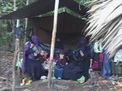 Hakim Belum Siap, Vonis Istri Anak Buah Santoso Ditunda