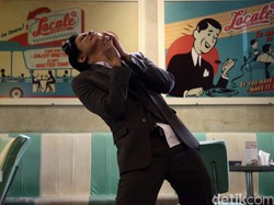 Armand Maulana Menari dan Terbang di Video Klip Solo