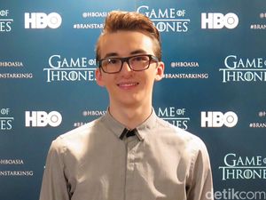 Isaac Hemsptead Wright Sering Tak Dikenali Fans Tanpa Kostum Bran Stark
