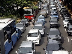 Uji Coba Penghapusan 3 in 1, Jalan Sudirman Macet