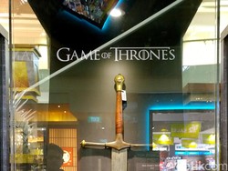 Deretan Pedang Asli dari Game of Thrones Dipajang di #GoTAsiaWoW