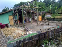 Luapan Sungai Intai Warga Mekarsari, 43 Jiwa Terancam Kehilangan Rumah