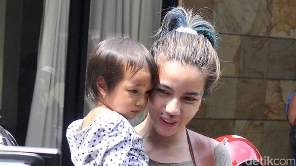 Sheila Marcia Ngadu ke Komnas Perlindungan Anak