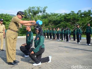 CPNS Pacitan Digembleng Bela Negara