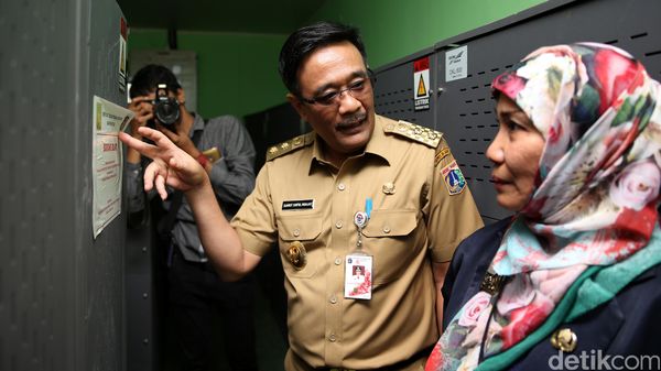 Wagub Djarot Pantau UN di SMAN 2 Jakarta