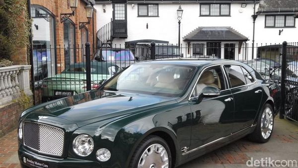 Bentley Mulsanne Ratu Inggris Dilelang