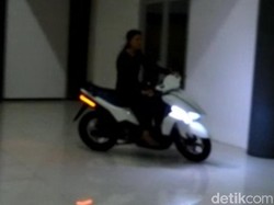 Ini Kata Mahasiswi yang Mengendarai Motor Listrik ITS Garansindo