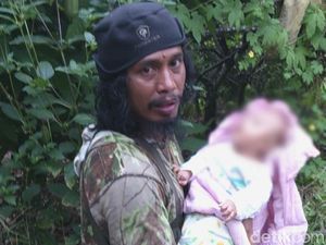 Santoso Juga Ajak Anak-anaknya yang Masih Kecil ke Hutan Poso yang Lebat Santoso Juga Ajak Anak-anaknya yang Masih Kecil ke Hutan Poso yang Lebat