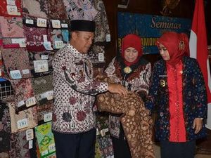 Lamongan akan Patenkan Motif Batik Bandeng Lele Lamongan akan Patenkan Motif Batik Bandeng Lele