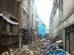 Dipreteli, Puing Bangunan Eks Kings Kepatihan Ancam Keselamatan Warga