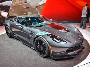 Produksi Pertama Corvette Grand Sport Dilelang Produksi Pertama Corvette Grand Sport Dilelang