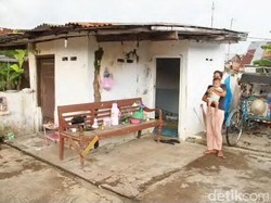 Tinggal di WC, Tukang Becak di Jateng Akhirnya Ditampung di Kantor Pemda