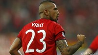 Vidal merayakan golnya. REUTERS/Michael Dalder.
