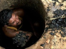 Demi Bersihkan Got, Pekerja India Pertaruhkan Hidup