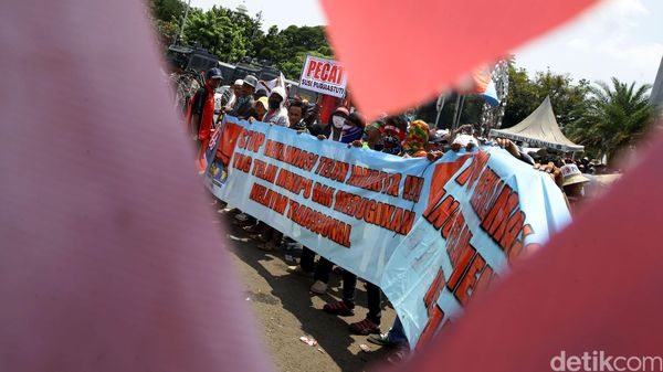 Aksi Protes Peraturan Menteri Susi