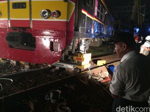 Gerbong Anjlok Dievakuasi, Perjalanan KRL Kembali Normal