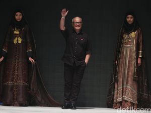 Perdana Garap Tenun, Itang Yunasz Sempat Kurang Percaya Diri