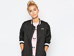Editors Choice: Tampil Boyish dengan 5 Bomber Jacket Stylish