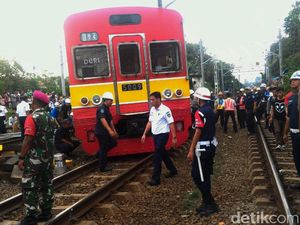 Proses Evakuasi Gerbong KRL Anjlok Diperkirakan 2-3 Jam
