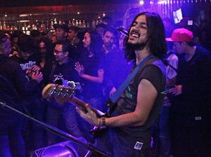 Kelompok Penerbang Roket Tak Bisa Lagi Bermain di Bar Kecil Kelompok Penerbang Roket Tak Bisa Lagi Bermain di Bar Kecil