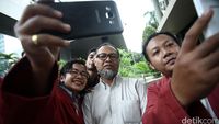 Ketika BW Selfie Bersama Mahasiswa