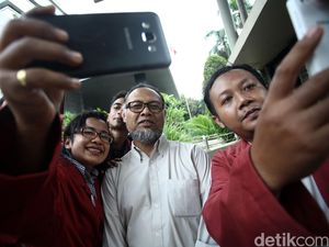 Ketika BW Selfie Bersama Mahasiswa