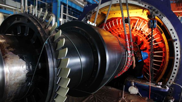 Pemeliharaan Rutin Generator PLTU Pelabuhan Ratu