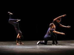 Pementasan Tari Hip Hop Autarcie Meriahkan Festival Printemps Francais 2016