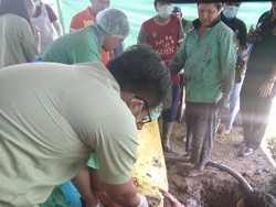 Polisi Bongkar Makam Korban Pembunuhan Cari Penyebab Kematian Karyanto