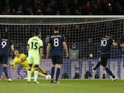 Hart Soal Penalti Ibra yang Lunak dan Blunder Fernando