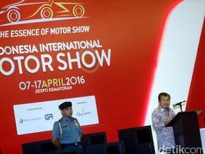Berburu Mobil dan Motor di IIMS 2016