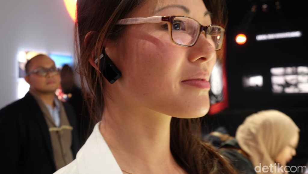 Gelang Pintar Huawei TalkBand B3 Gelang Pintar Huawei TalkBand B3