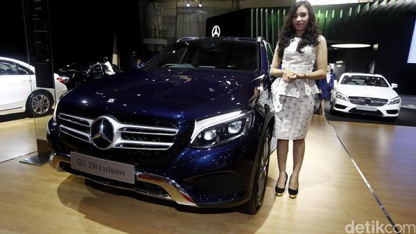 Mercy Pamerkan 3 Model Mobil Mewah di IIMS