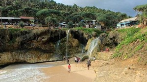 Potret 5 Pantai Pacitan yang Eksotis, Destinasi Liburan Kamu Selanjutnya