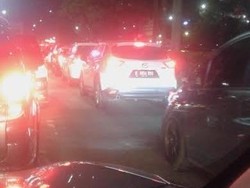 Jakarta yang Macetnya Semakin Menjadi-jadi Sore Jelang Malam