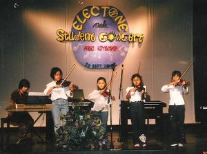 Seperti Apa Wajah Isyana Sarasvati Saat Kecil?