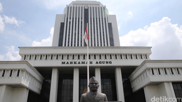 MA Terbelah Adili Kasus Pernikahan dengan Teman Sekantor