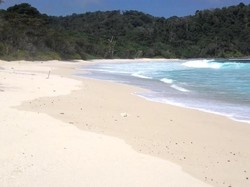 Apa Saja Pantai Anti Mainstream di Malang?