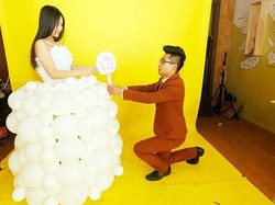 Kejutkan Tunangan, Pria Ini Buat Gaun dari 600 Balon untuk Foto Pre-wedding