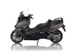 Skuter Bongsor BMW Tertahan di Bea Cukai